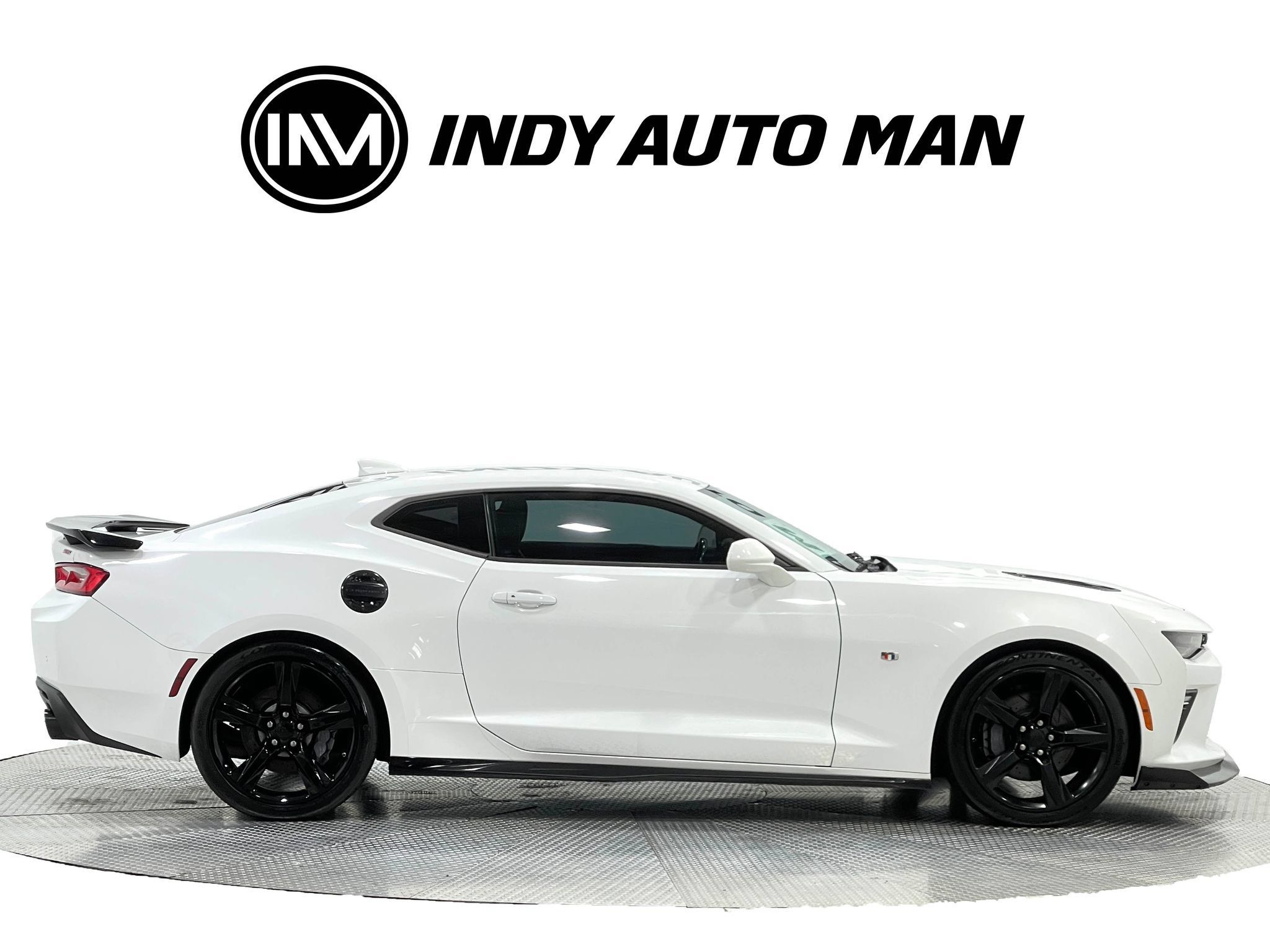 Used 2018 Chevrolet Camaro SS RWD image 3