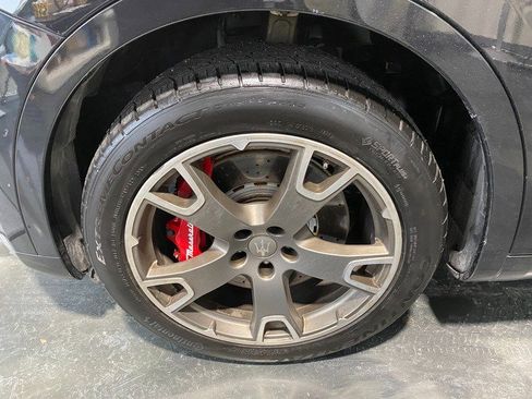 Used 2017 Maserati Levante S image 8