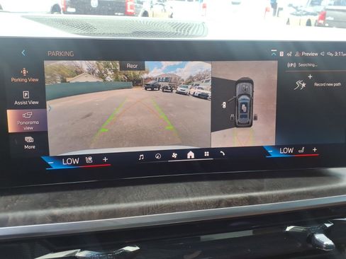 Used 2025 BMW X7 xDrive40i w/ M Sport Package image 12