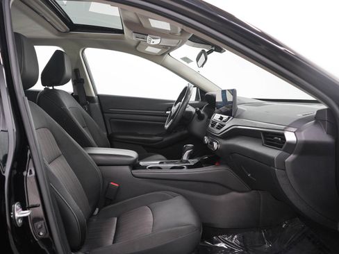 Used 2024 Nissan Altima 2.5 SV w/ SV Premium Package AWD/4WD image 11