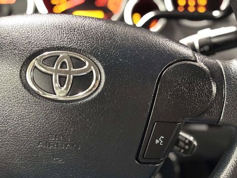 Used 2011 Toyota Tundra 4x4 CrewMax w/ Tow Pkg image 29