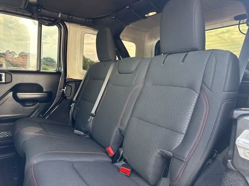 Certified 2021 Jeep Wrangler Unlimited Rubicon AWD/4WD image 30