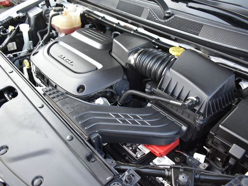 Used 2022 Chrysler Pacifica Touring-L FWD image 50