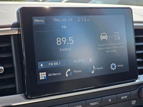 Used 2025 Hyundai Venue SE image 19