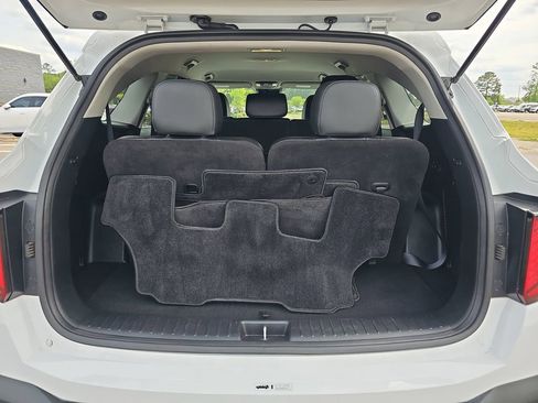 Used 2024 Kia Sorento S FWD image 17