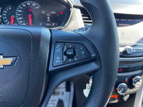 Used 2022 Chevrolet Trax LT image 22