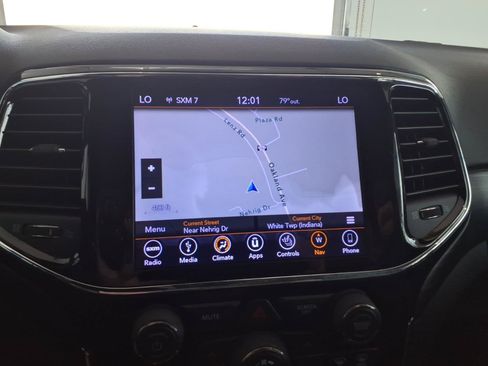Used 2019 Jeep Grand Cherokee Altitude AWD/4WD image 25