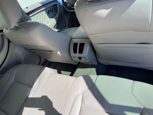 Used 2010 Ford Taurus Limited image 22