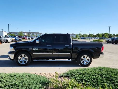 Used 2018 RAM 1500 Laramie w/ Convenience Group AWD/4WD image 2