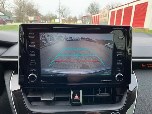 Used 2021 Toyota Corolla LE image 24