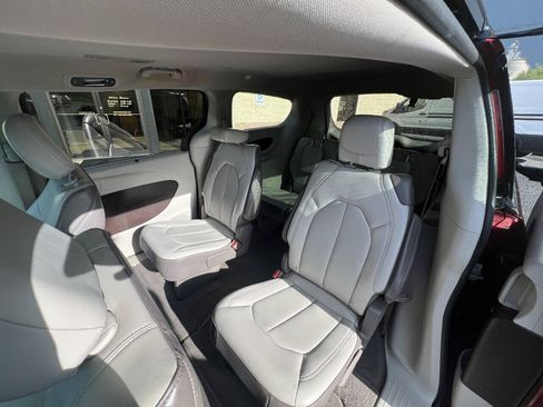 Used 2021 Chrysler Voyager Lxi FWD image 19