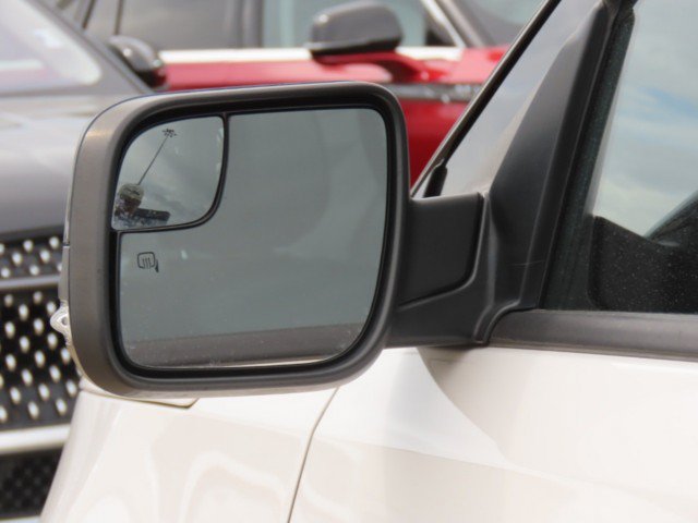 Used 2018 Ford Explorer XLT w/ Equipment Group 202A FWD image 17