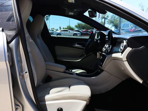 Used 2018 Mercedes-Benz CLA 250 image 32