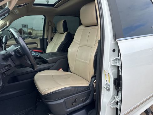 Used 2022 RAM 2500 Limited w/ Towing Technology Group image 17