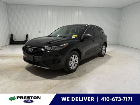 Used 2024 Ford Escape Active w/ Tech Pack #1 FWD image 1