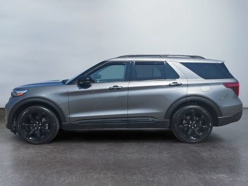 Used 2023 Ford Explorer ST-Line AWD/4WD image 2