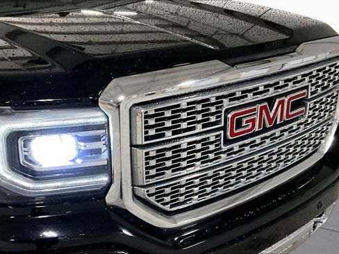 Used 2017 GMC Sierra 1500 Denali w/ Denali Ultimate Package AWD/4WD image 30