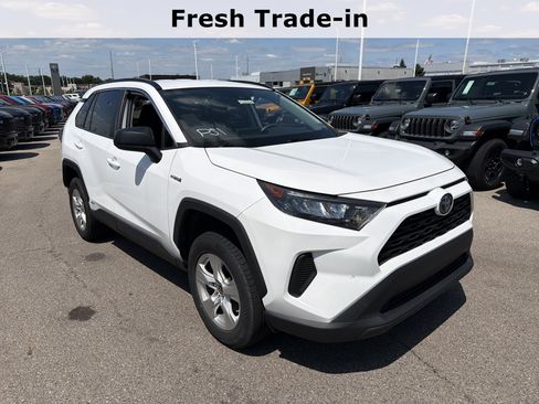 Used 2021 Toyota RAV4 LE AWD/4WD image 12