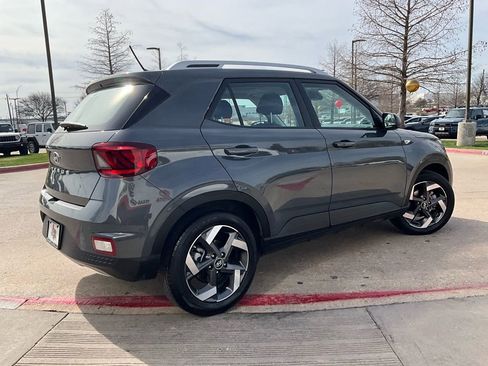 Used 2025 Hyundai Venue SEL image 6