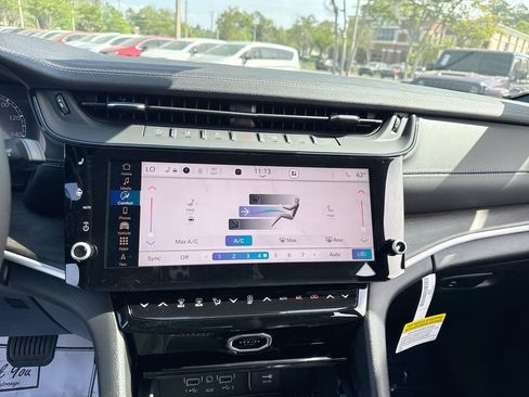 New 2026 Jeep Grand Cherokee Altitude image 18