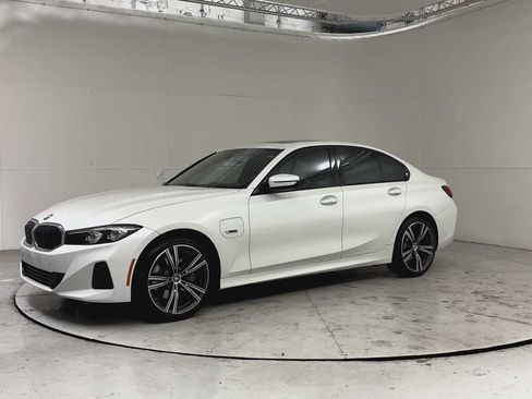 Used 2023 BMW 330e xDrive w/ Driving Assistance Package AWD/4WD image 3