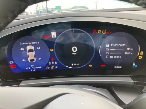 Used 2025 Porsche Macan Turbo Electric AWD/4WD image 11