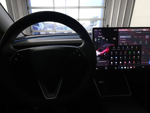 Used 2026 Tesla Model Y Long Range AWD/4WD image 17