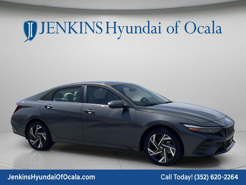 New 2026 Hyundai Elantra Limited FWD image 2