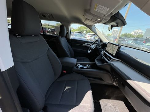 New 2026 Ford Explorer Active AWD/4WD image 27
