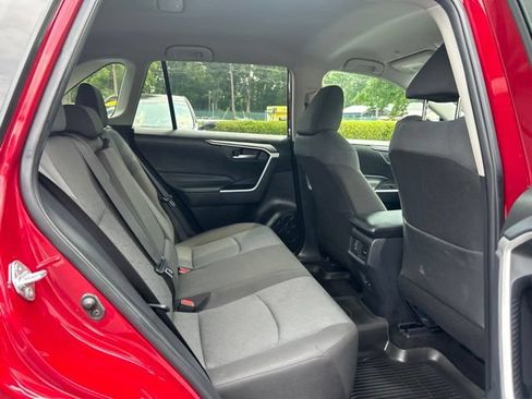 Used 2025 Toyota RAV4 XLE AWD/4WD image 18