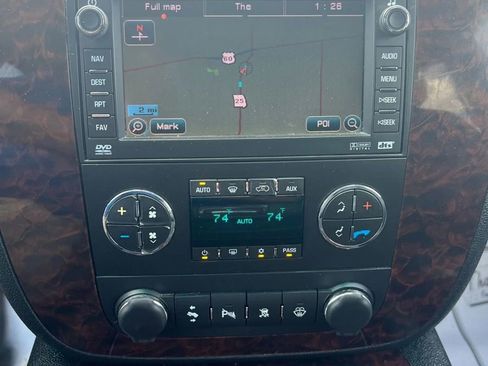 Used 2008 GMC Yukon Denali image 16