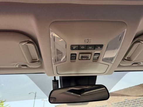 Used 2019 Toyota RAV4 XLE FWD image 38