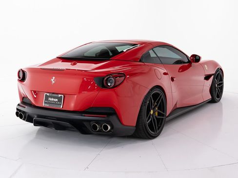 Used 2019 Ferrari Portofino RWD image 14