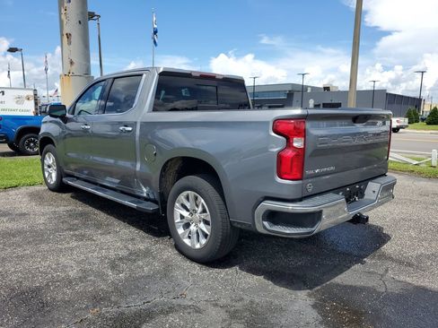 Used 2022 Chevrolet Silverado 1500 LTZ w/ LTZ Convenience Package II RWD image 3