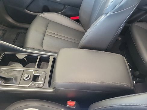 Used 2024 Kia Sorento S w/ Panoramic Sunroof Package image 23