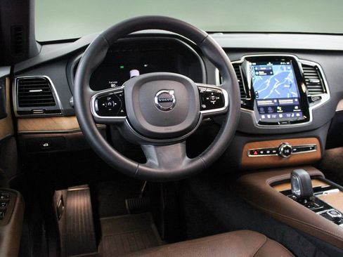 Certified 2023 Volvo XC90 B6 Plus w/ Protection Package Premier AWD/4WD image 17