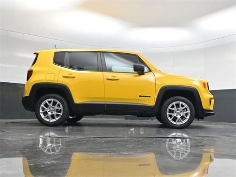 Used 2023 Jeep Renegade Latitude image 46