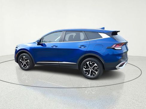 Certified 2024 Kia Sportage EX image 3