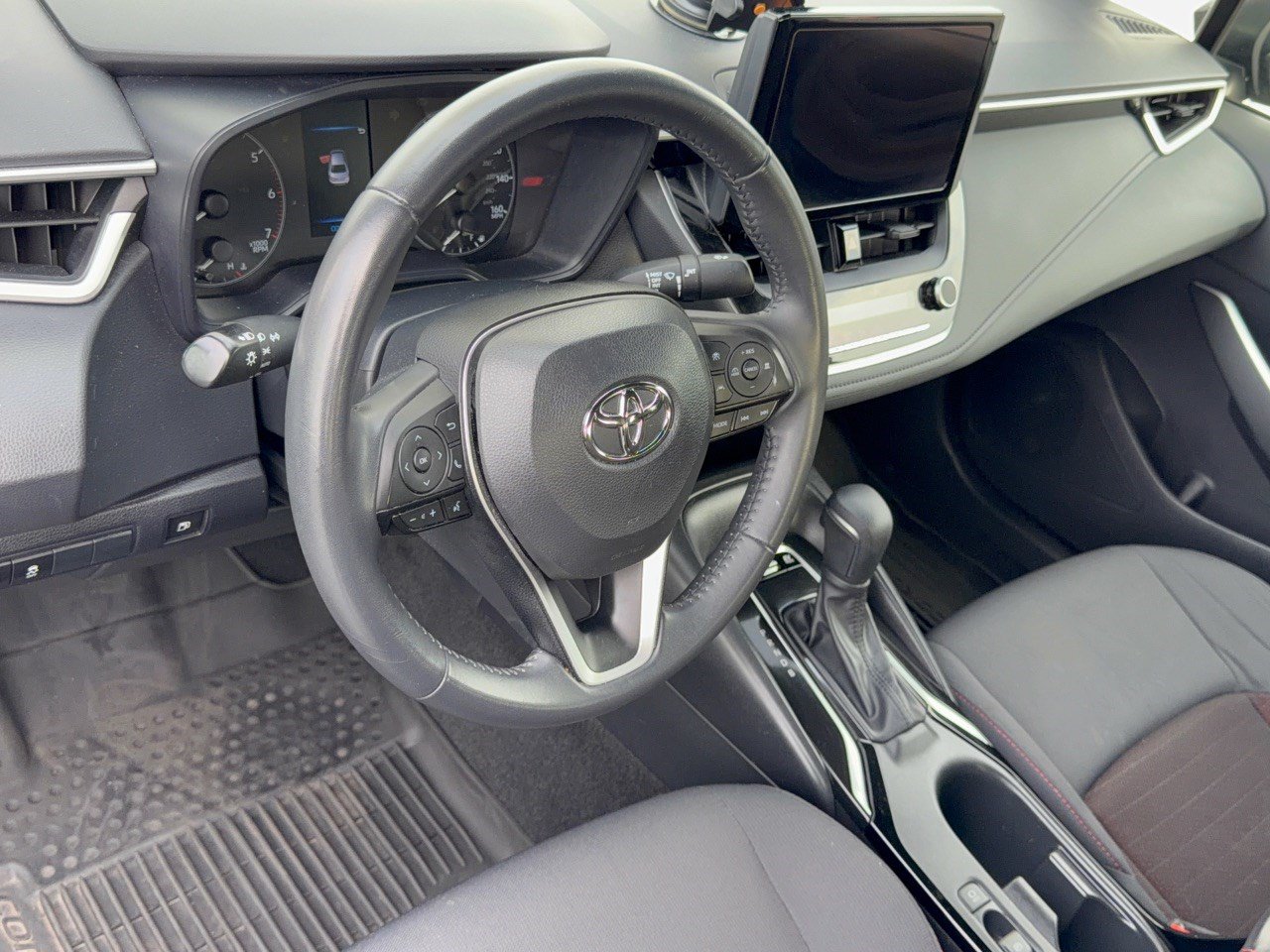 Certified 2024 Toyota Corolla SE FWD image 4
