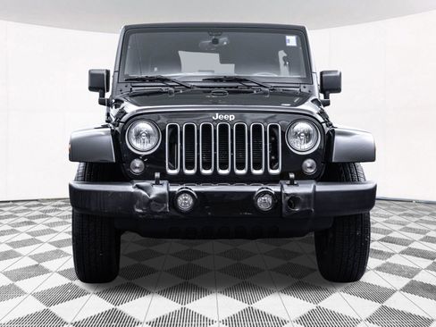 Used 2018 Jeep Wrangler Unlimited Sahara image 16