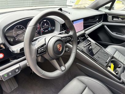 New 2025 Porsche Panamera 4