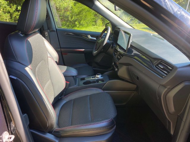 Used 2024 Ford Escape ST-Line Select w/ Tech Pack #2 AWD/4WD image 36