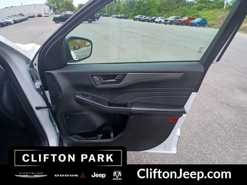 Used 2024 Ford Escape Active AWD/4WD image 16
