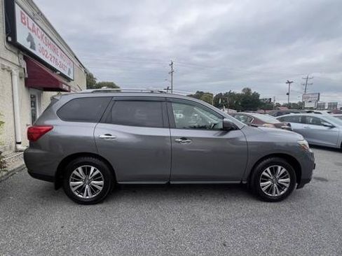 Used 2018 Nissan Pathfinder SV w/ Cargo Package AWD/4WD image 8