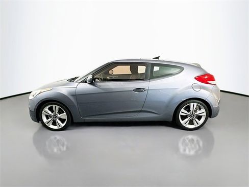 Used 2016 Hyundai Veloster w/ Option Group 03 image 4