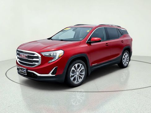 Used 2018 GMC Terrain SLT w/ Preferred Package FWD image 2