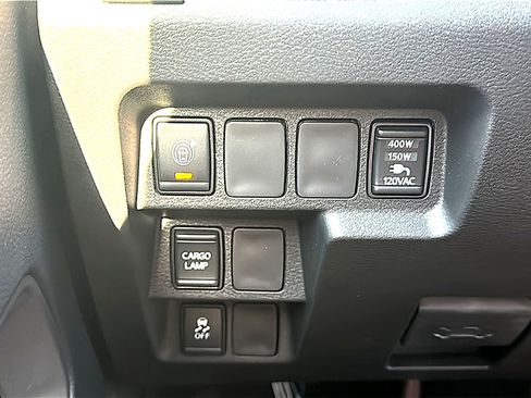 Used 2024 Nissan Frontier SV w/ SV Convenience Package RWD image 36