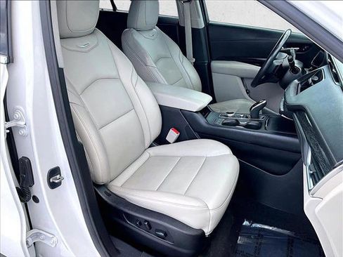 Used 2021 Cadillac XT4 Premium Luxury w/ Cold Weather Package image 9