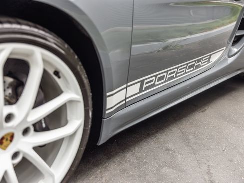 Certified 2024 Porsche 718 Boxster RWD image 21