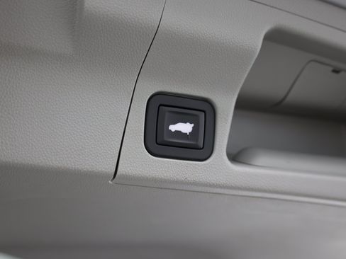 Used 2019 GMC Acadia SLT w/ LPO, Cargo Package FWD image 40